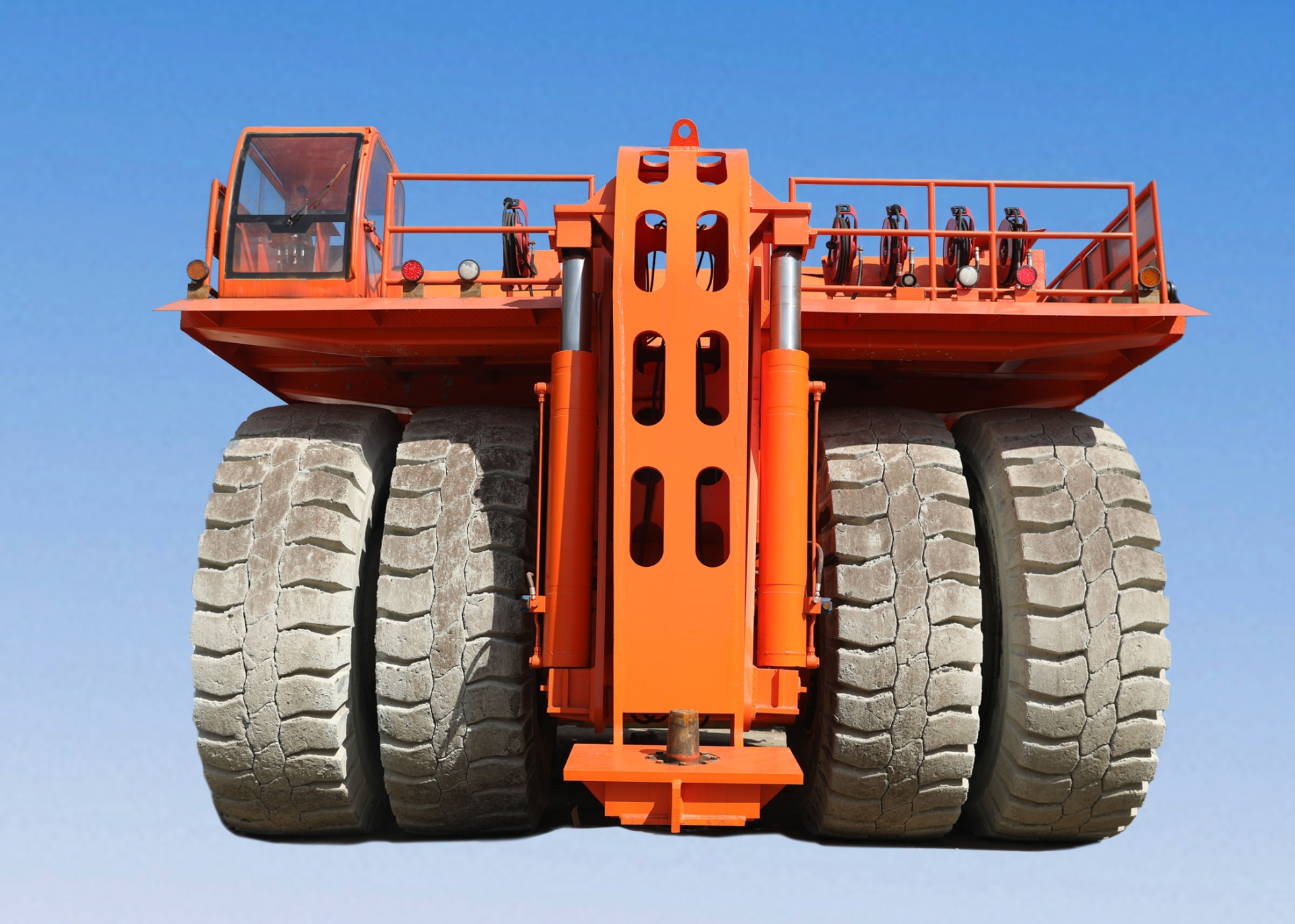 EH3500 Fault Tractor — Rear Platform