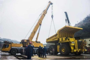 Haul Truck Body Installation On-Site