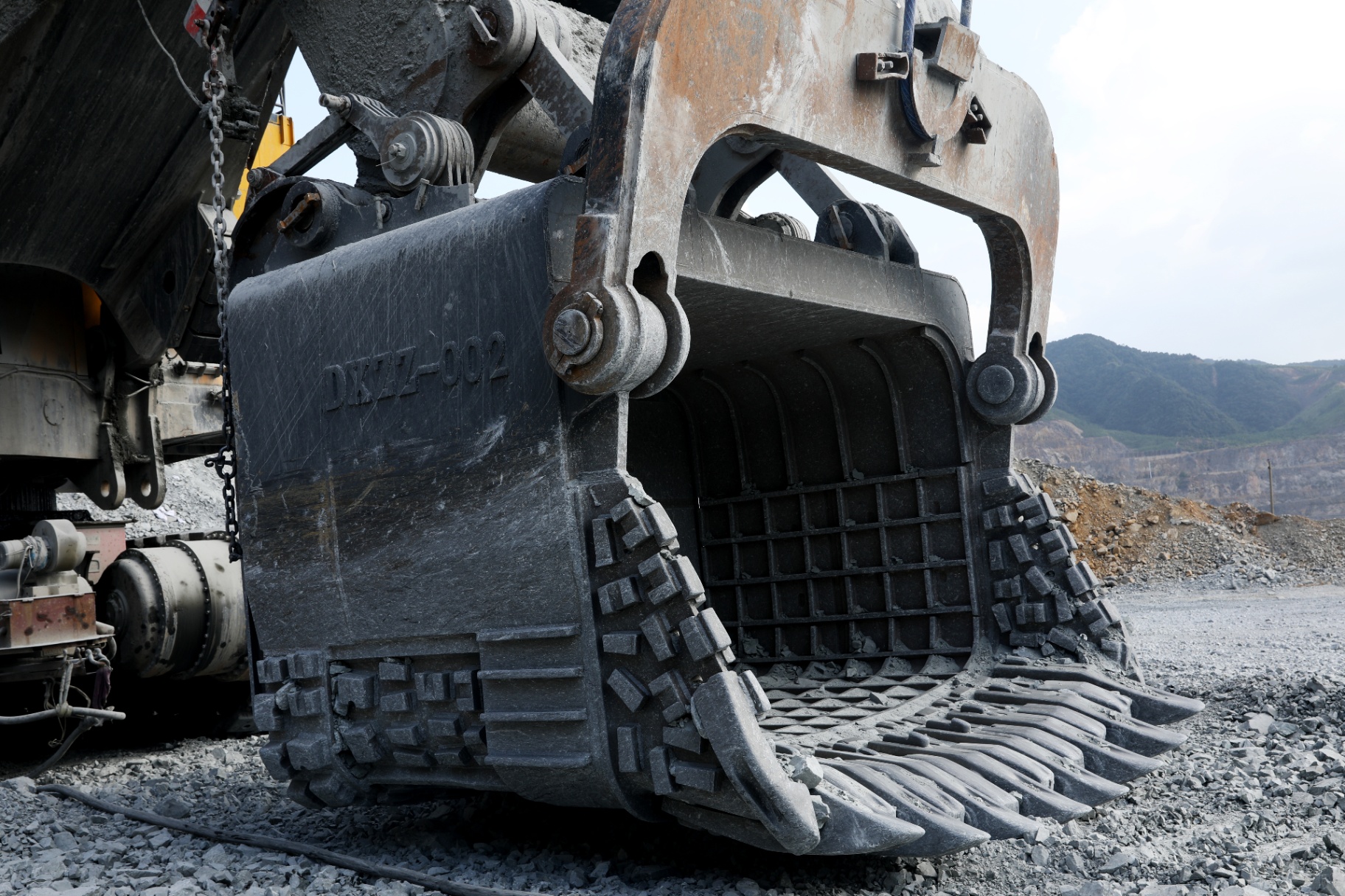 WK-35 Bucket — Front Quarter View