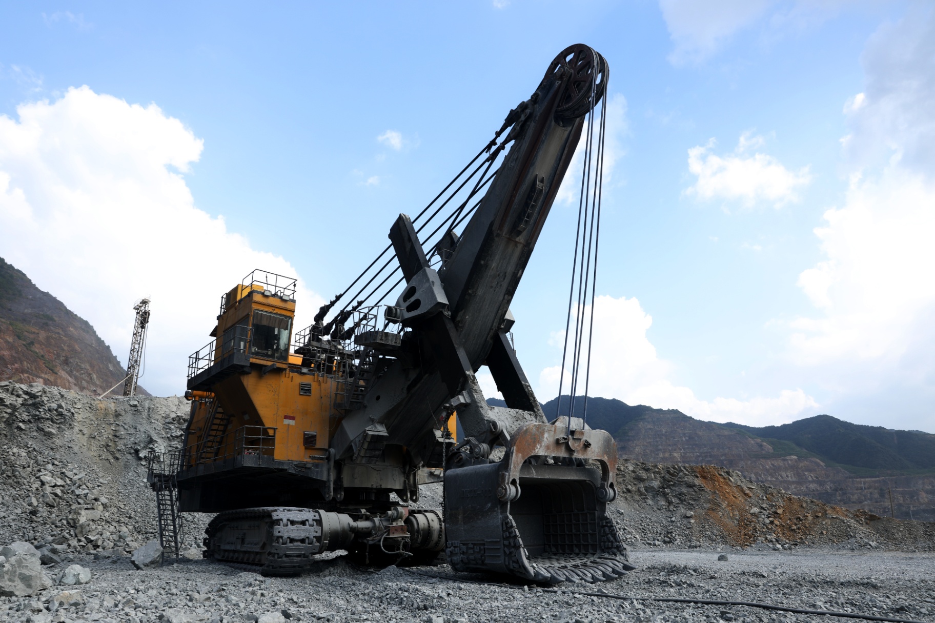 WK-35 Electric Shovel — Field Installation